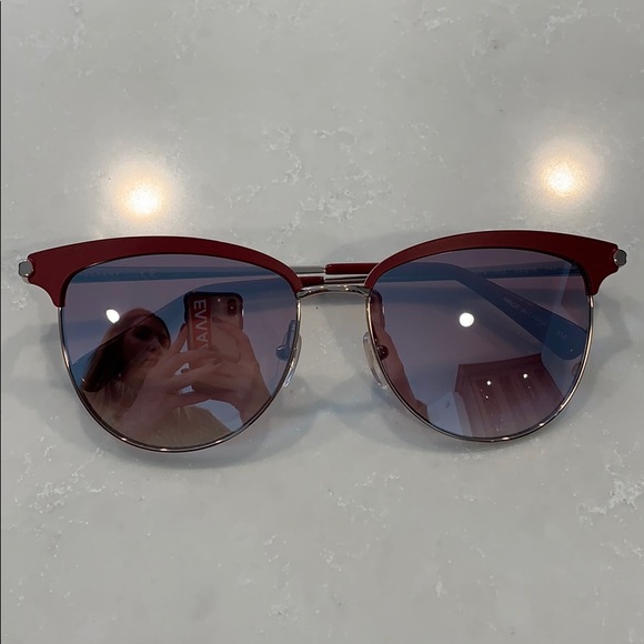 [Longchamp] Red Wayfair Sunglasses with Case - Picture 3 of 6
